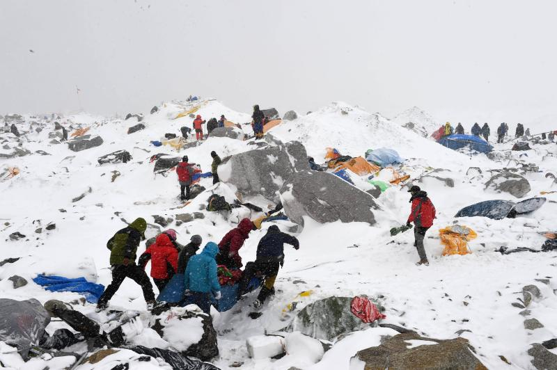 Mangsa Gempa Bumi Nepal Terus Meningkat Kepada Lebih 1,800 Kematian - Dunia | mStar