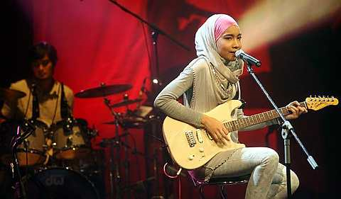 Yuna diiktiraf di dalam dan luar negara sebagai penyanyi dan pencipta lagu yang serba boleh. - Foto THE STAR Oleh AZHAR MAHFOF