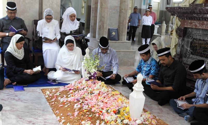  Sultan  Johor  Kerabat  Diraja  Dan Rakyat Ziarah Makam Tunku 