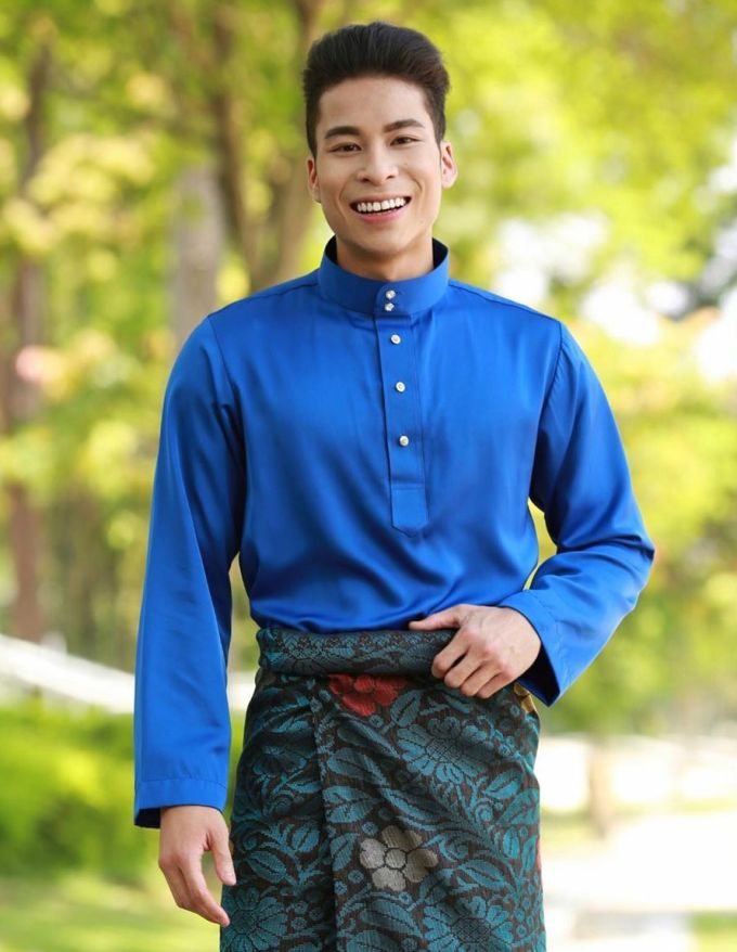 Model baju Melayu u0027transparentu0027 nampak puting jawab isu lutut 