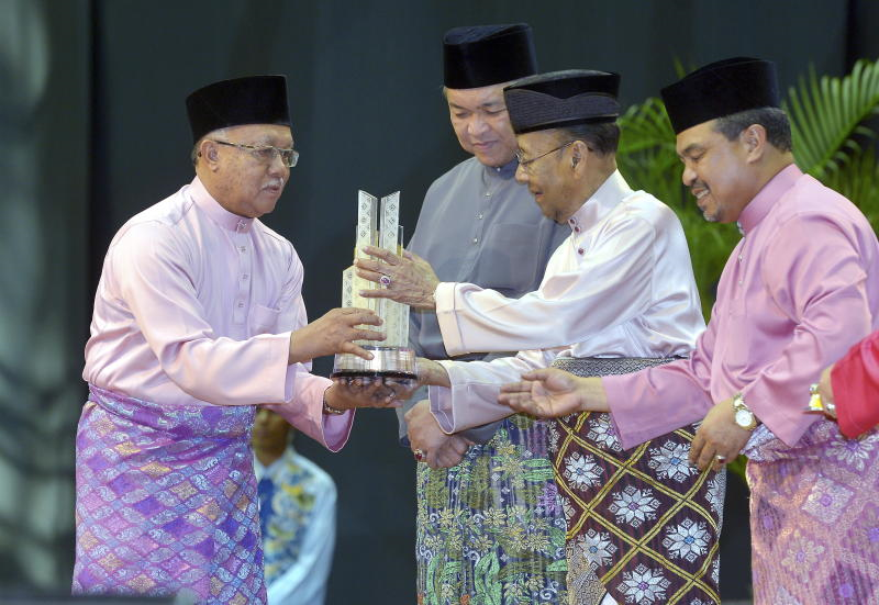 tokoh maulidur rasul 2015