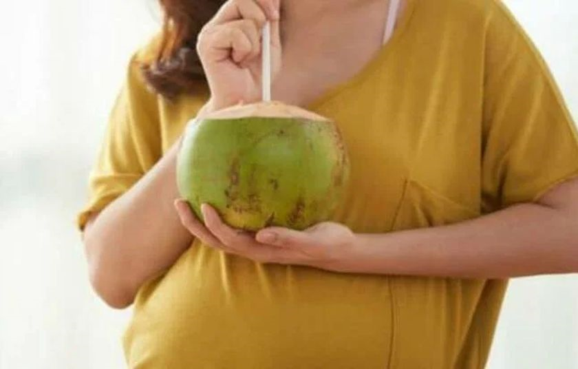 Apakah orang haid boleh minum air kelapa