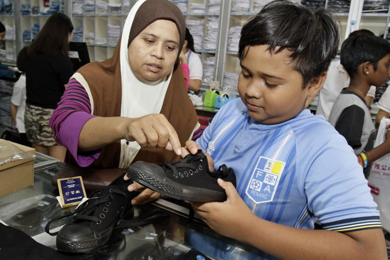 Tip elak bajet u0027lariu0027 ketika beli kelengkapan sekolah - Famili  mStar