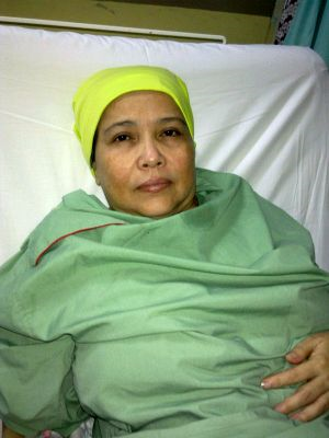 Rosnah Mohd Noor Di HKL, Patah Tulang Paha - Hiburan | mStar