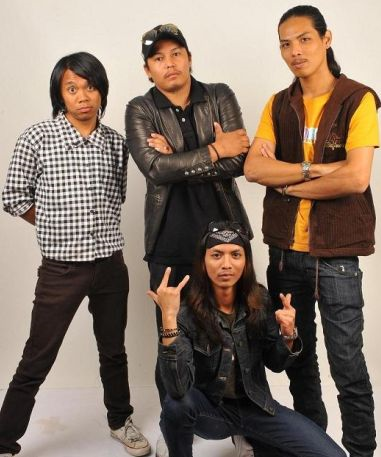 Avidity yang terkenal dengan imej ‘rock kapak’ menyampaikan tiga buah lagu iaitu “Mentari Merah Di ufuk Timur” dari kumpulan rock lagenda Search, “Hukum Karma” daripada Wings dan “Kasihnya Laila” dari kumpulan Jinbara