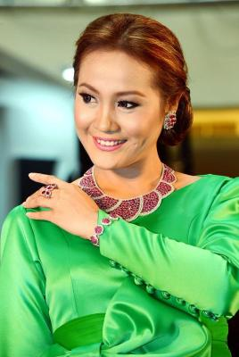 Yana Samsudin