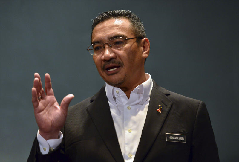 Hishammuddin Jumpa Tun M Di Putrajaya Semasa Mstar