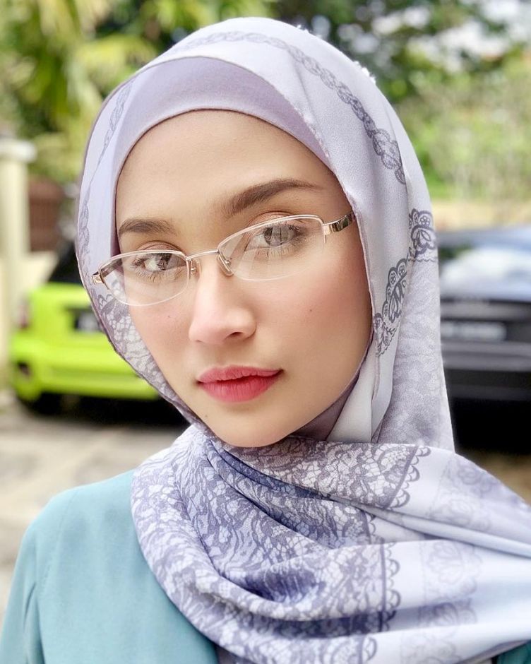 Contoh Muka Dan Tudung