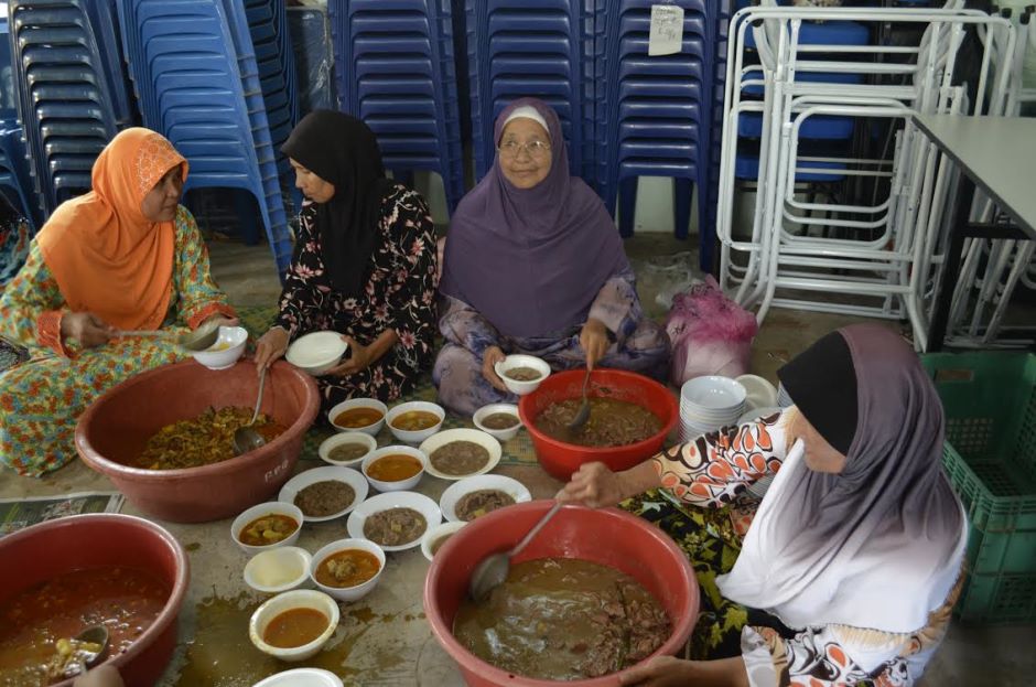 Asal Usul Kuih Akok Surat Khbar