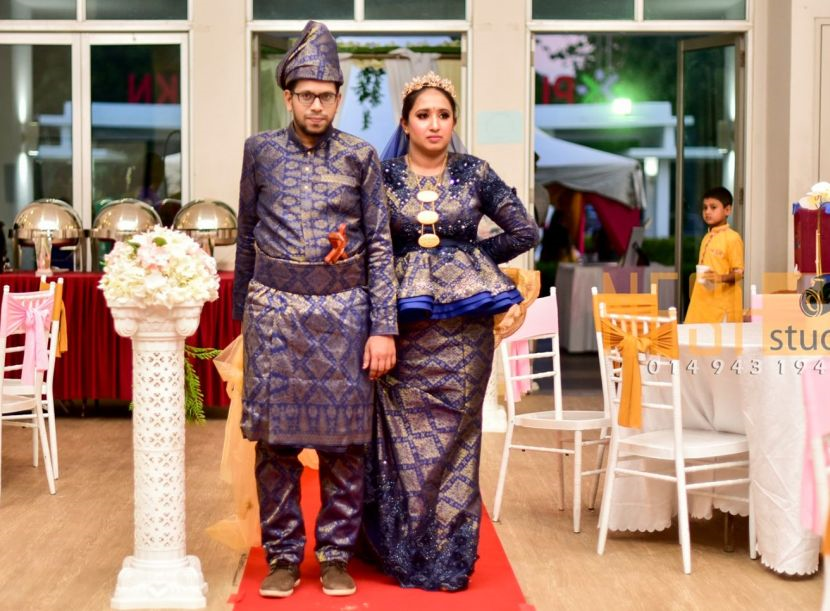 Pengantin 'buat hal' pakai reben panjang, tetamu keliru majlis tak 