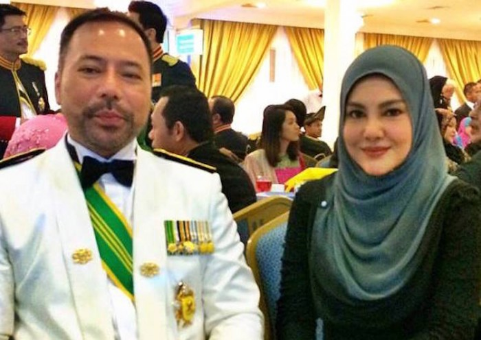 Rumah Dilelong RM2 1 Juta Umie Aida Tetap Sokong Suami Rumah Dilelong RM2 1 Juta Umie Aida Tetap Sokong Suami