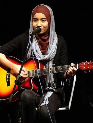 Yuna diramal sebagai cukup berpotensi untuk merangkul AJL24 dengan lagunya, Dan Sebenarnya