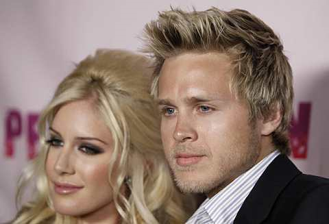 Spencer Pratt (kanan) dan isterinya Heidi Montag. - Foto AP