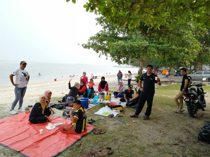 Banyak Sangat Sampah Nak Cari Tempat Duduk Selesa Pun Susah Pantai Kotor Pengurus Tak Jadi Riadah Tak Sangka Ramai Tawar Diri Jadi Pekerja Pembersihan Viral Mstar