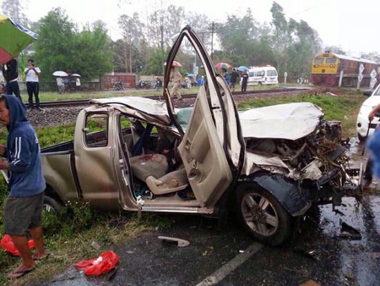 Kereta Api Rempuh Trak Pikap Di Thailand, Tujuh Maut ...