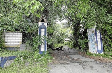 Pintu masuk ke Villa Nabila.