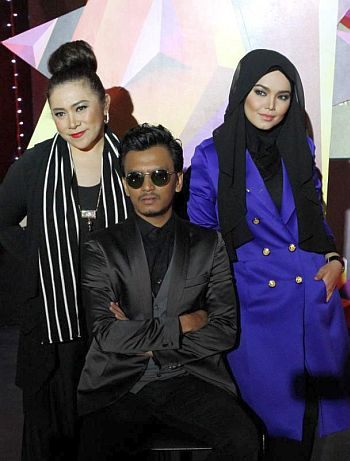 Barisan peneraju AF 2013. Dari kiri; Melly Goeslaw, Faizal Tahir dan Siti Nurhaliza.