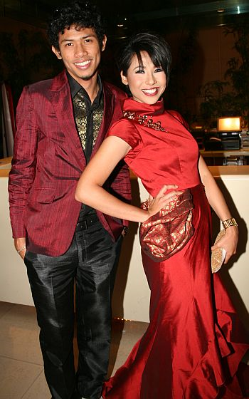 Nabil dan Irma di Anugerah Bintang Popular Berita Harian (ABPBH) 2008. -foto mStar