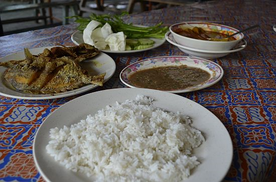 Kerana Kelazatan Ikan Bawal Warung Tersembunyi Jadi Tumpuan Jamu Selera Mstar