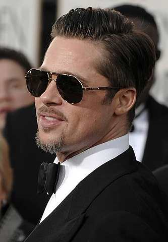 Pelakon kacak Brad Pitt pernah mendapat jolokan 'Lelaki Paling Seksi' sebanyak dua kali.