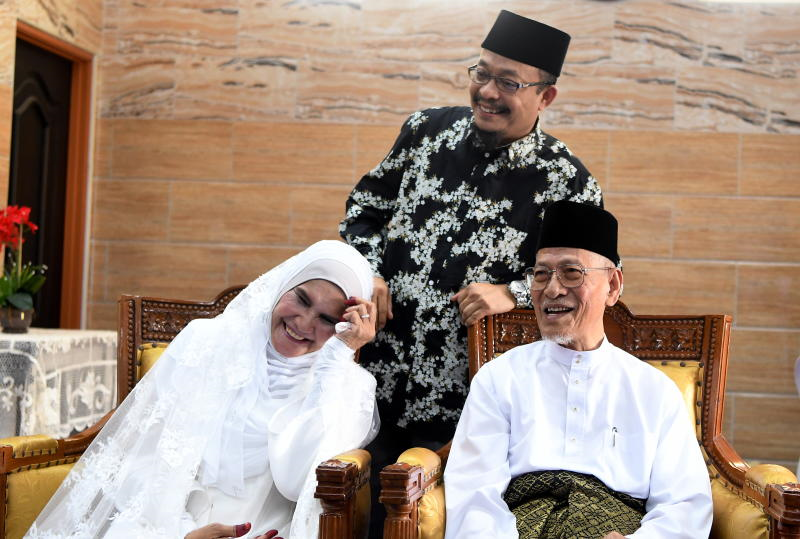 Bertemu Jodoh Di Pusat Pendidikan Ustaz Kazim Semasa Mstar