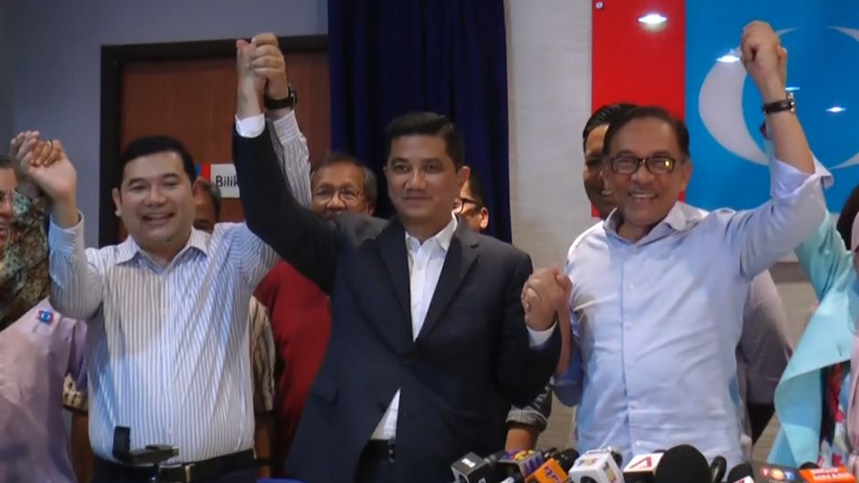 Lucu Anwar Bahankan Azmin Rafizi Depan Wartawan Dalam Sidang Media Video Mstar