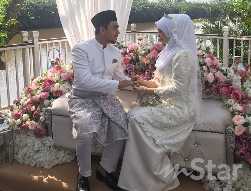 Issey Off Market Selamat Akhiri Zaman Duda Dengan Ibu Tunggal Anak Tiga Hiburan Mstar