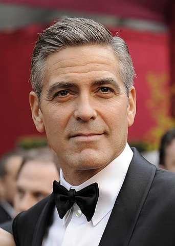 Ketampanan George Clooney pernah membuat dia terpilih sebagai 'Lelaki Seksi' sebanyak dua kali berturut-turut.