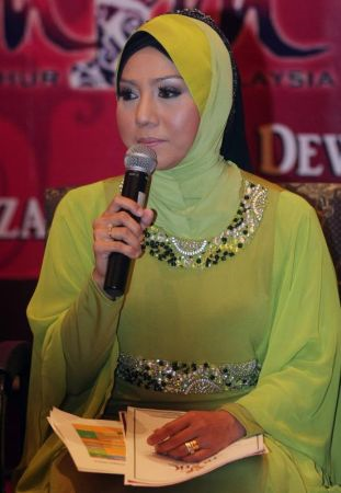 Noraniza Idris gembira apabila kategori Lagu Etnik Kreatif masih kekal pada Anugerah Industri Muzik ke 19. 