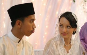 Saat bahagia Nadia dan suaminya, Sulaiman @ Mohd Helmi kini hanya tinggal kenangan.