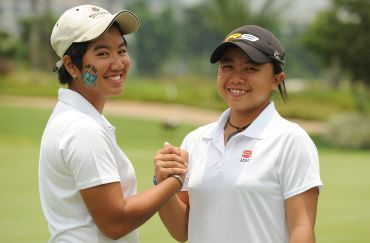 Aretha (kiri) dan Diana turut layak untuk beraksi pada Kejohanan Sime Darby LPGA Oktober ini.