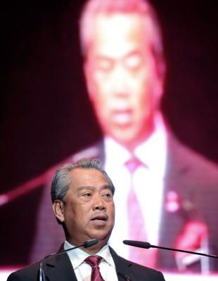 Timbalan Perdana Menteri, Tan Sri Muhyiddin Yassin berucap pada World Innovation Forum (WIF) di Kuala Lumpur, pada Isnin. -fotoBERNAMA