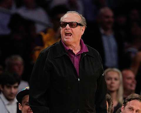 Jack Nicholson menyaksikan perlawanan bola keranjang antara Utah Jazz dan Los Angeles Lakers di Staples Center, Los Angeles pada 4 Mei 2010. - Foto AFP