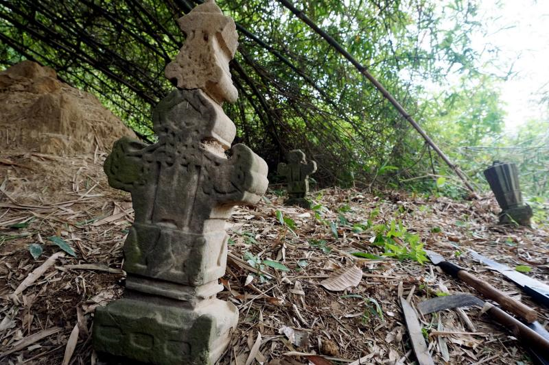 Makam Berusia 239 Tahun Ditemui - Semasa  mStar