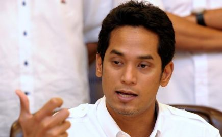 Ketua Pergerakan Pemuda Umno Khairy Jamaluddin ketika bercakap kepada wartawan pada majlis sidang media selepas mempengerusikan Mesyuarat Exco Pemuda Umno di sini, Rabu. -fotoBERNAMA