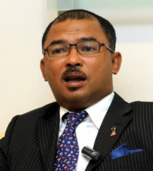  Datuk Idris Haron