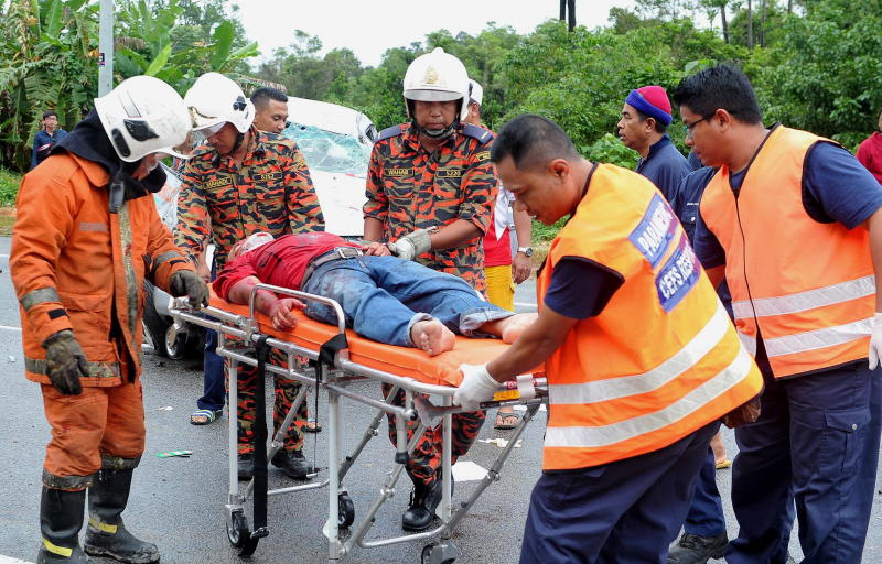 Dua Pekerja Petronas Maut Seorang Cedera Kereta Hilang Kawalan Semasa Mstar