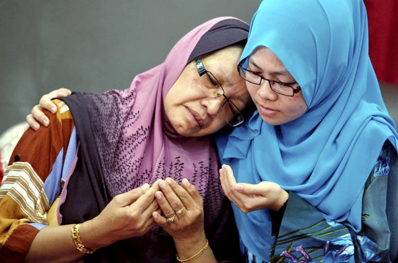 MH370 Doa Untuk Keluarga Foto mStar MH370 Doa Untuk Keluarga Foto mStar