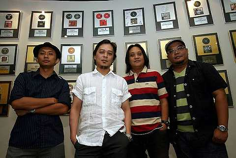 Album baru kumpulan Spider berjudul KauSatu tanpa sentuhan komposer Loloq 