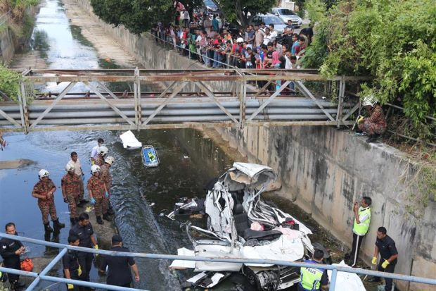 Tiga Termasuk Seorang Wanita Hamil Terbunuh Dalam Kemalangan Semasa Mstar