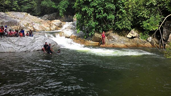 Pertak sungai tapak berkelah 12 Tempat