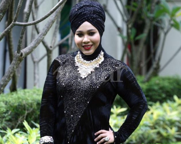 Yasmin aziz biodata