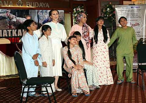 Gandingan pelakon baru dan lama dalam teater muzikal Ibu Zain musim kedua pasti menampilkan kelainan.Foto The Star Oleh: MOHD.SAHAR MISNI