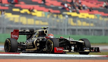 Pemandu pasukan Lotus, Kimi Raikkonen berjaya merangkul kejuaraan Formula 1 Grand Prix Abu Dhabi pada Ahad. Beliau meraih tempat pertama meninggalkan Fernando Alonso (Ferrari) ditempat kedua sementara Sebastien Vettel (Red Bull) ditempat ketiga.