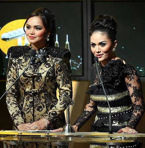 Datuk Siti Nurhaliza dan Krisdayanti. - Foto THE STAR Oleh AZHAR MAHFOF