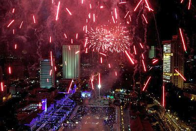 Pemandangan dari udara sambutan Tahun Baru 2013 di Dataran Merdeka pada Selasa.