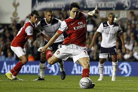 Nasri menyempurnakan penalti pertama ketika bertemu Spurs, Selasa.
