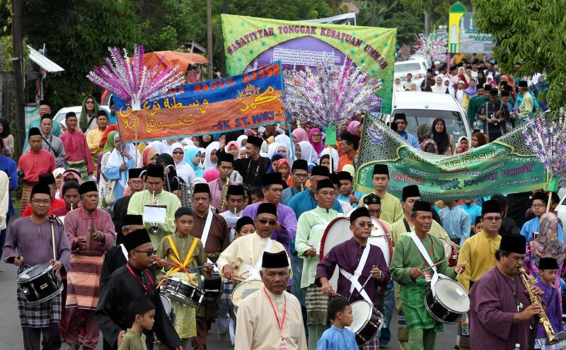 140 Kontinjen Sertai Perarakan Sambutan Maulidur Rasul Peringkat ...