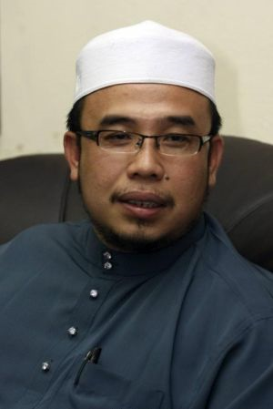 Dr Mohd Asri.