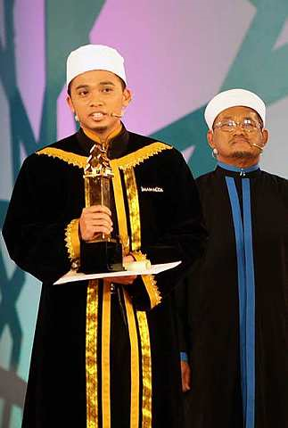  Muhammad Asyraf Mohd Ridzuan dinobatkan sebagai Juara Imam Muda edisi pertama. Foto THE STAR Oleh: AZMAN GHANI. 